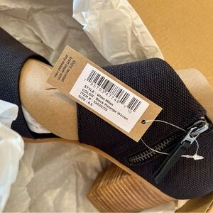 TOMS Closed Toe Heel